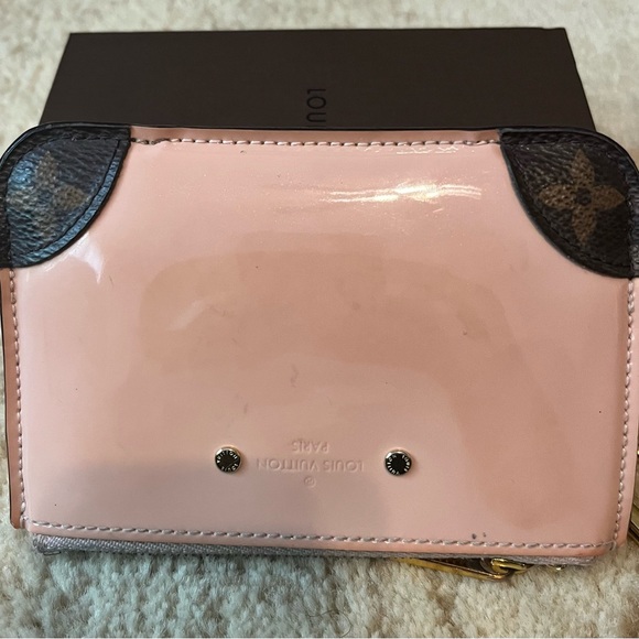 💯Authentic Louis Vuitton Patent Leather Cles Pouch/Card Holder, Gift Box & Bag - Picture 13 of 16